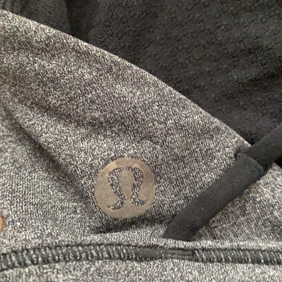 Lululemon sports bra - Picture 3 of 3